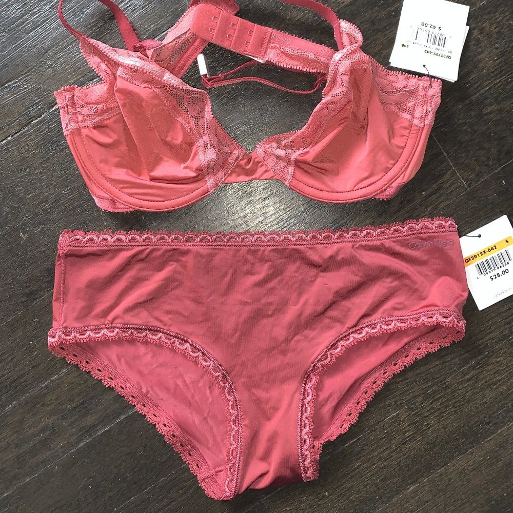 34B Calvin Klein Signature Bare Unlined Bra set